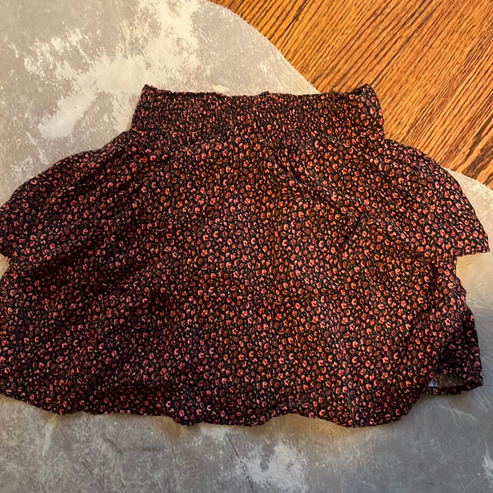 Subdued Floral Print Flowy Skirt